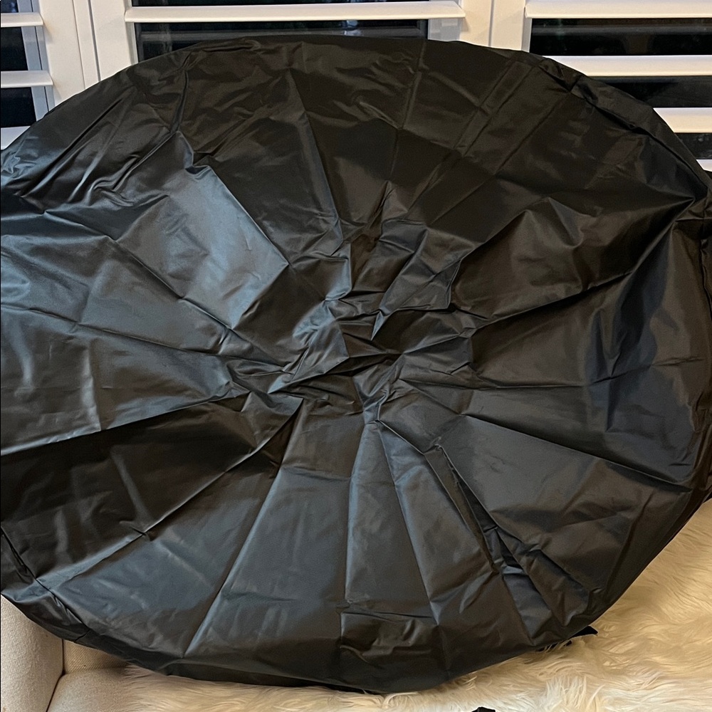 NWT Fire Pit Cover (Black Round Cover) with Carrying Case * RedRich Brand*